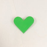 Broșă Mokko Heart din lemn verde deschis