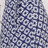 Fustă petrecută Faith din vâscoză cu imprimeu geometric