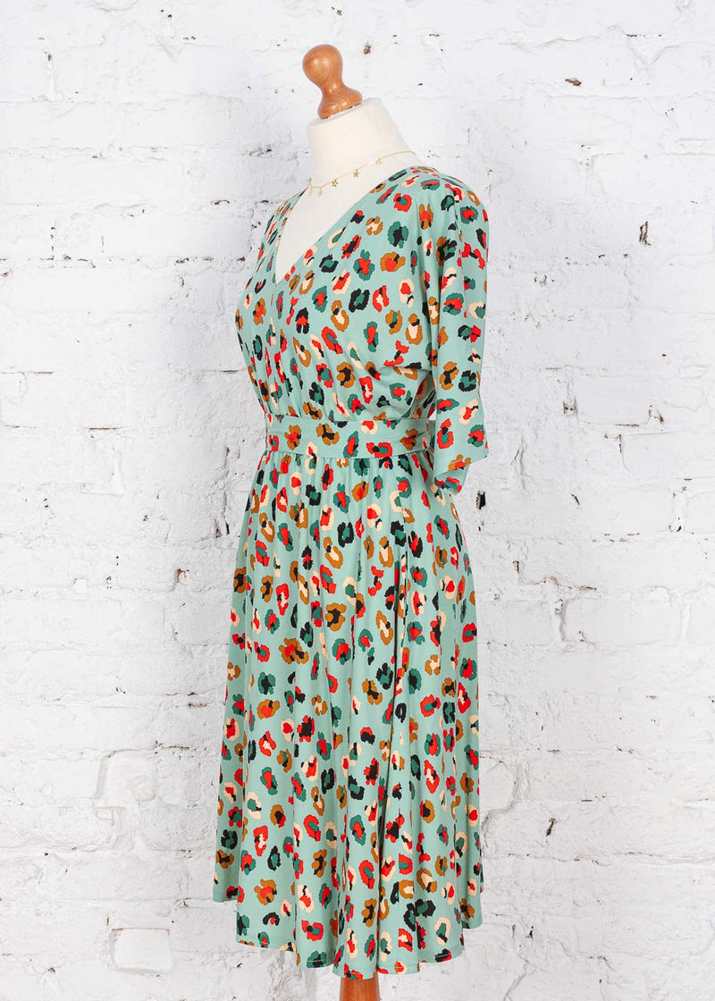 Rochie cu decolteu Korrine cu imprimeu multicolor
