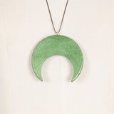 Wood pendant Mokko Serenety necklace in metalic green