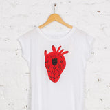 Tricou pictat "Fragile cœur" alb