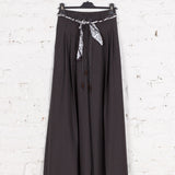 Pantaloni largi Yonas gri