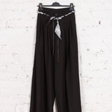 Pantaloni largi Yonas negri